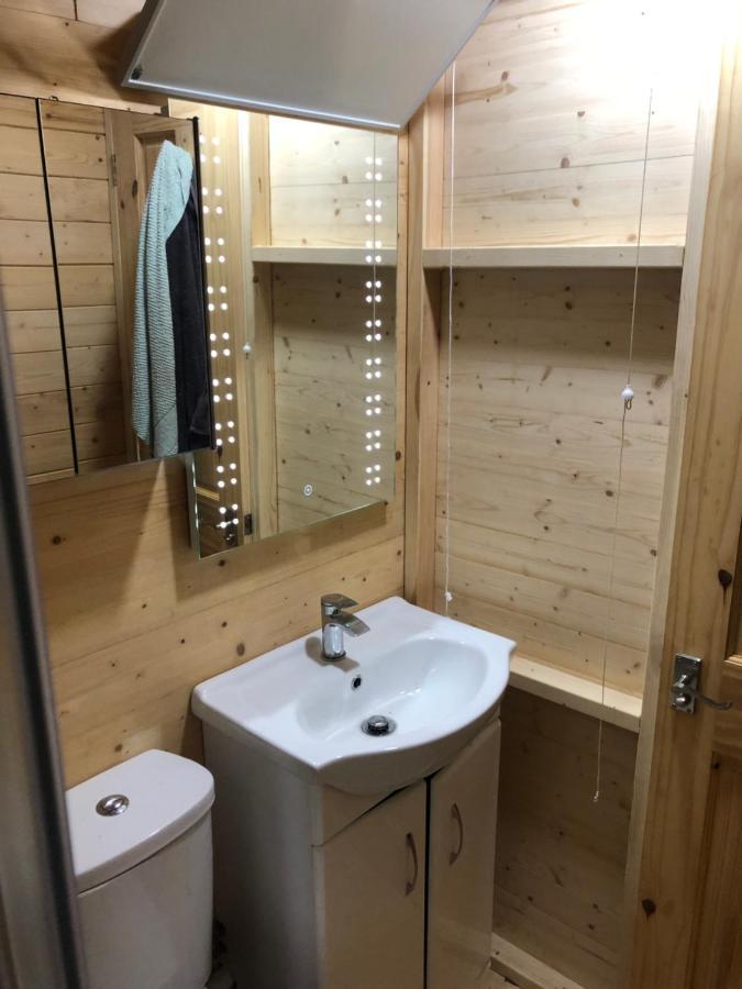 Cosy Garden Log Cabin 索尔兹伯里 外观 照片