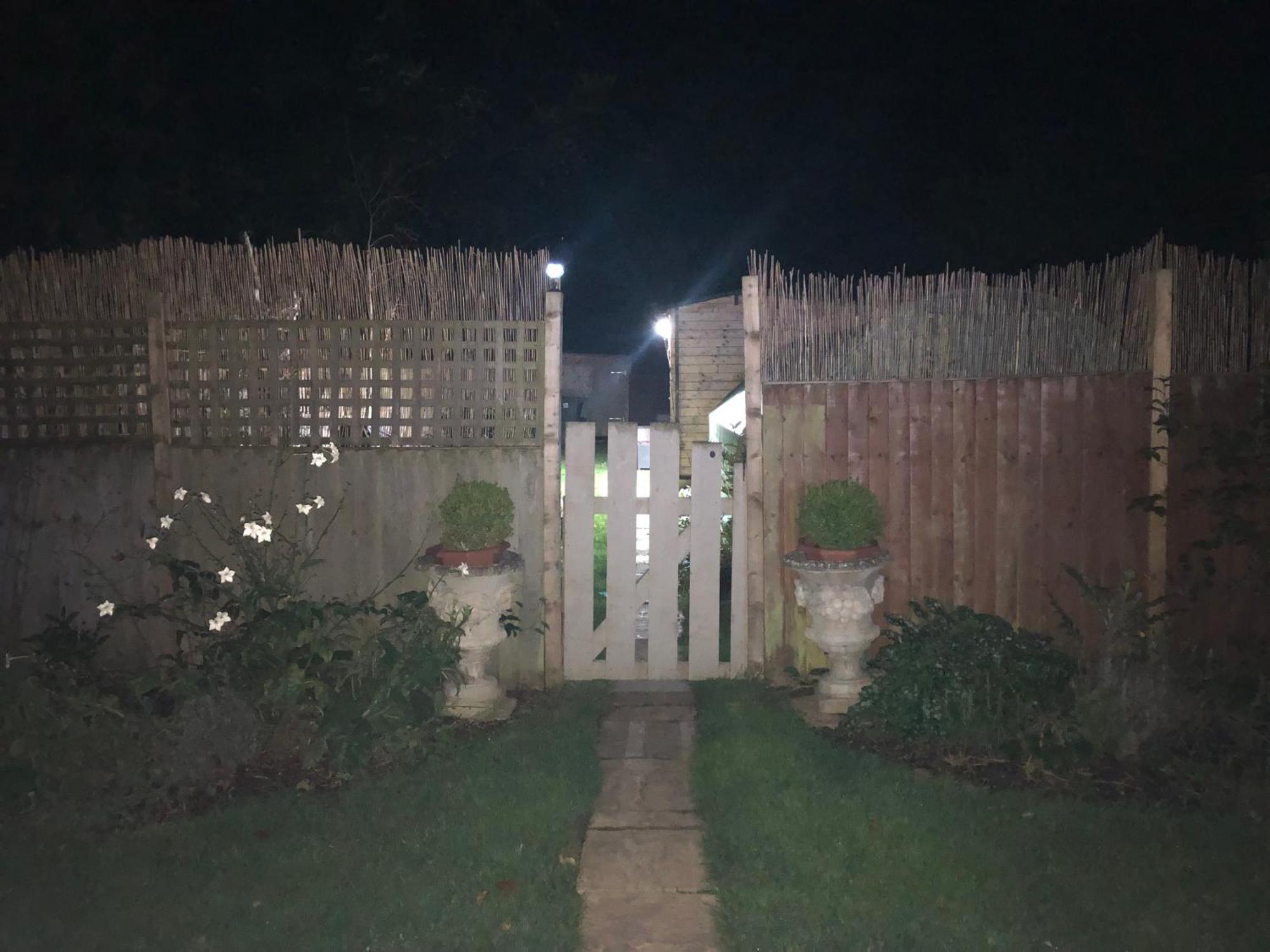 Cosy Garden Log Cabin 索尔兹伯里 外观 照片