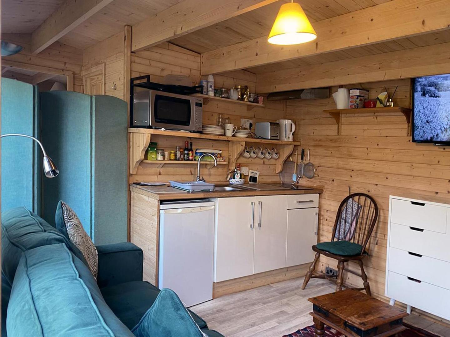 Cosy Garden Log Cabin 索尔兹伯里 外观 照片